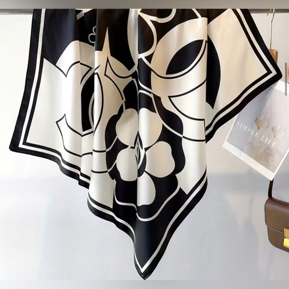 Camellia Elegant Printed Scarf - Picture 2 of 5